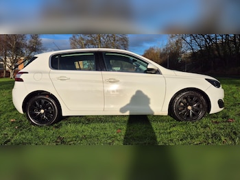 Used Peugeot 308 2015 for sale - 77649712: Photo