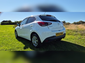 Used Mazda Mazda2 2015 for sale - 78421128: Photo