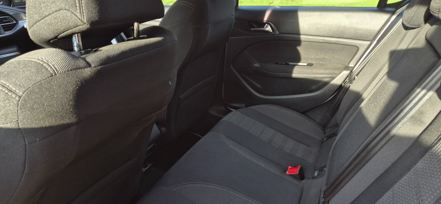 Used Peugeot 308 2015 for sale - 77446260: Photo 15