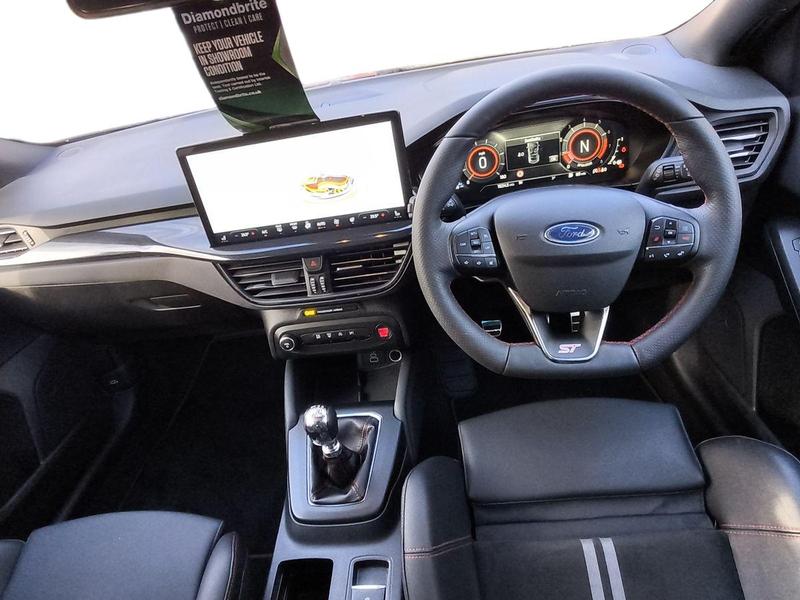 Used Ford Focus 2023 for sale - 76782220: Photo 12