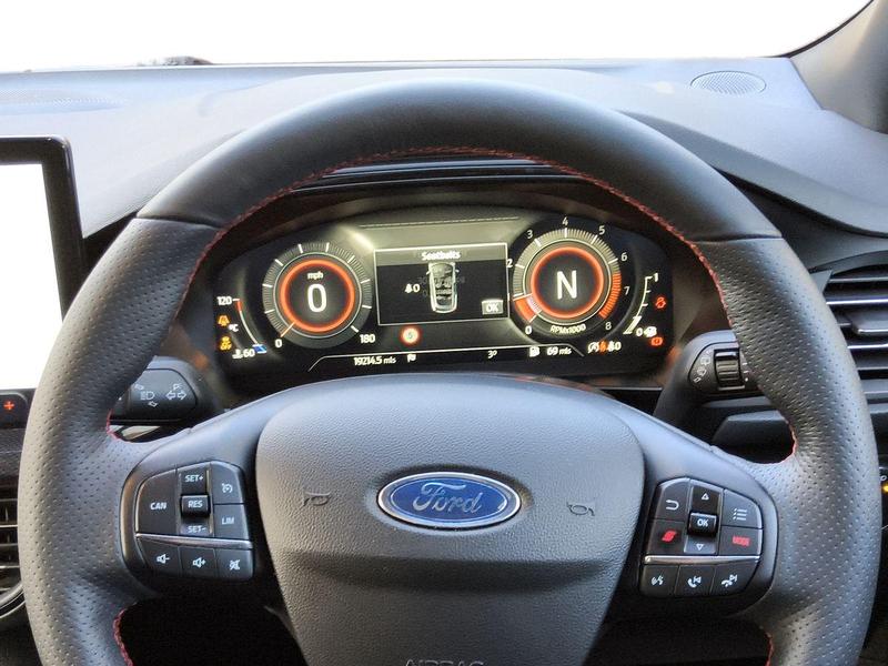 Used Ford Focus 2023 for sale - 76782220: Photo 14