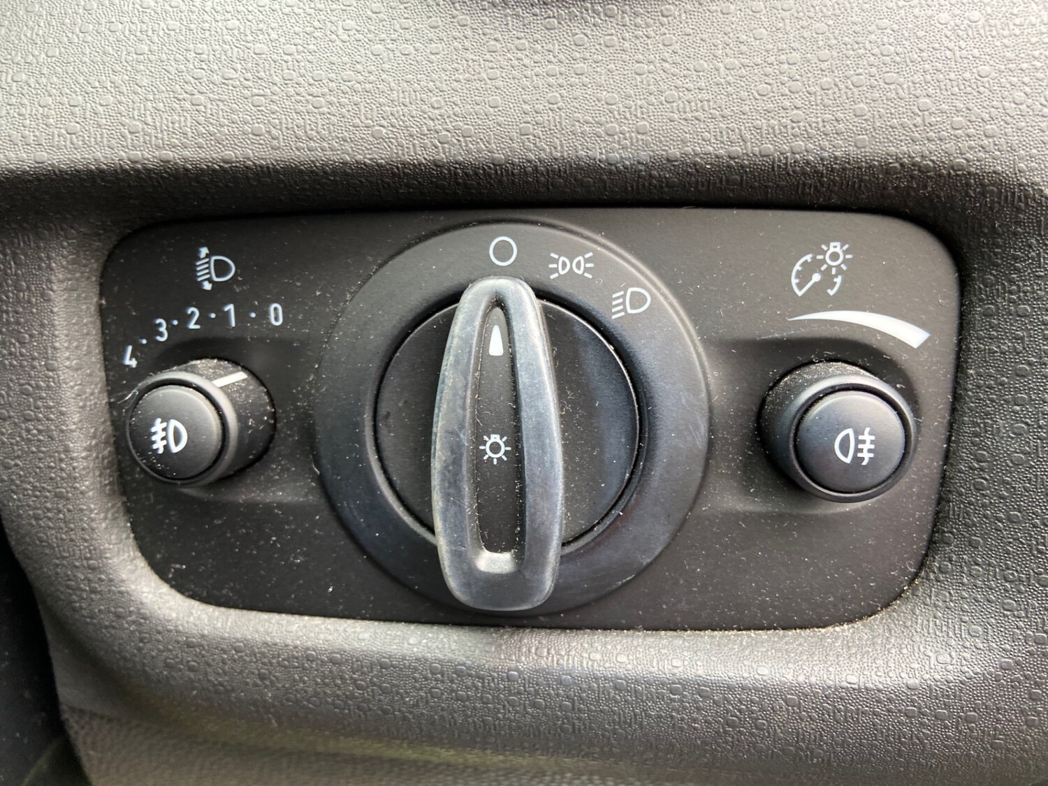 Used Ford Fiesta 2015 for sale - 76205996: Photo 26