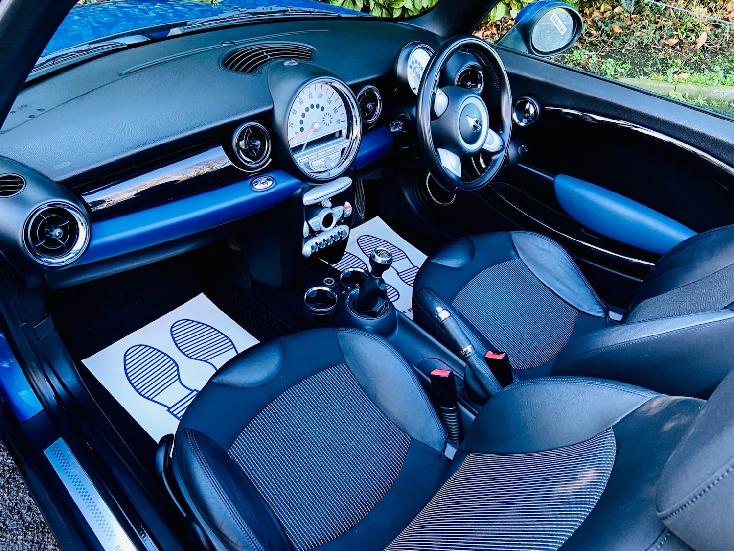 Used MINI Convertible 2010 for sale - 76725971: Photo 12