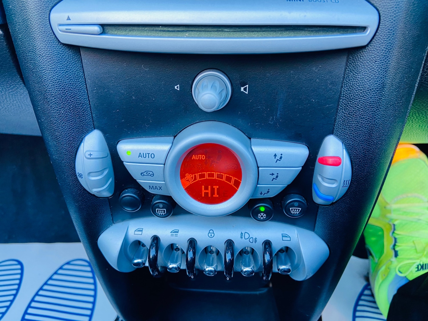 Used MINI Convertible 2010 for sale - 76725971: Photo 18