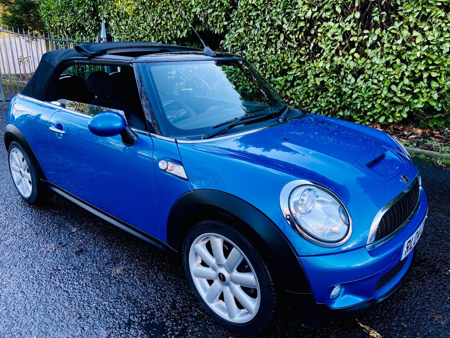 Used MINI Convertible 2010 for sale - 76725971: Photo 35