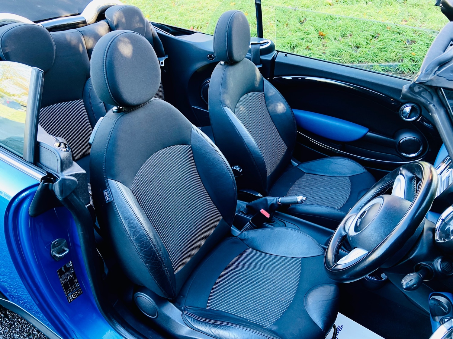 Used MINI Convertible 2010 for sale - 76725971: Photo 51