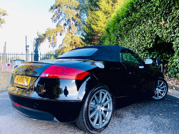 Used Audi TT 2010 for sale - 75702840: Photo 2