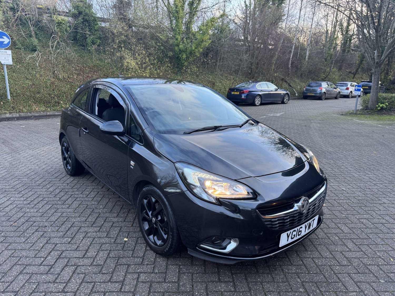Used Vauxhall Corsa 2016 for sale - 76918689: Photo 2
