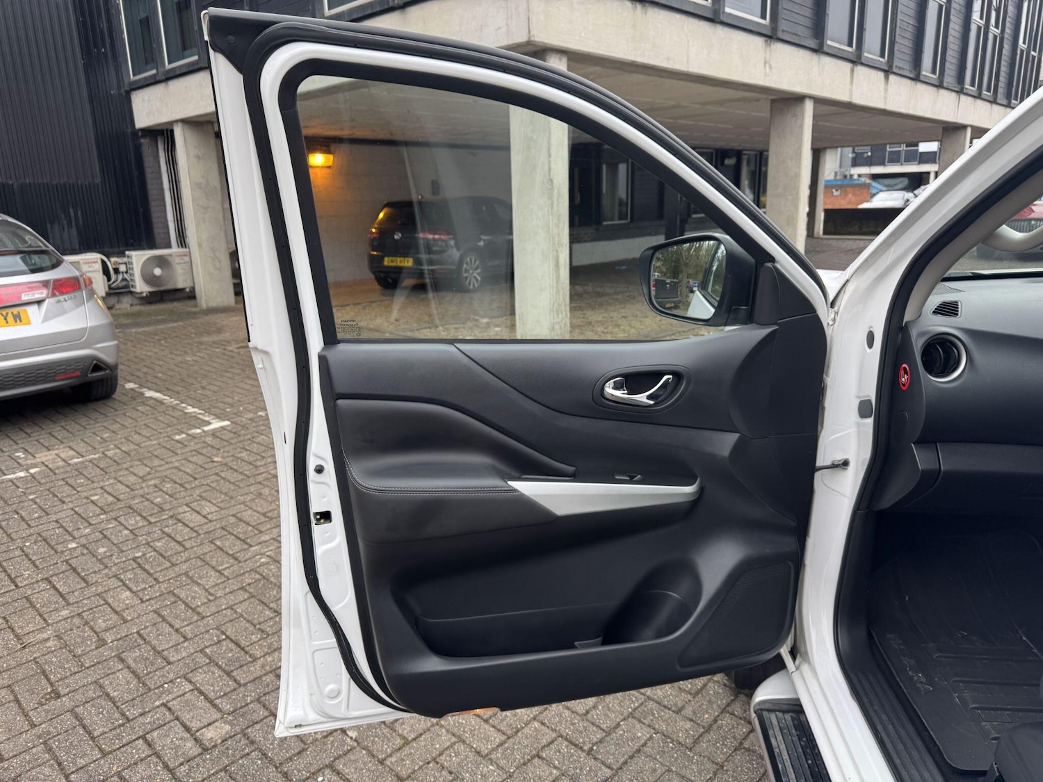 Used Nissan Navara 2017 for sale - 77625470: Photo 45