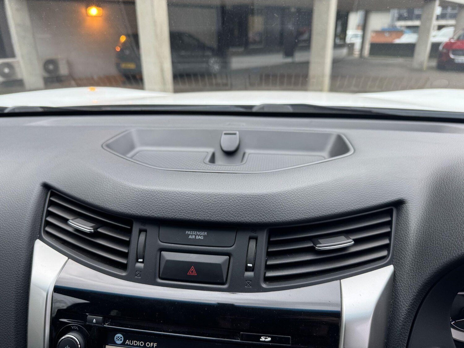 Used Nissan Navara 2017 for sale - 77625470: Photo 63