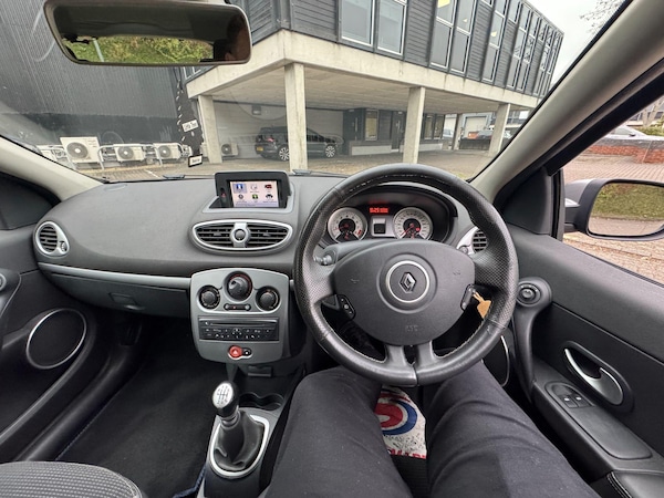 Used Renault Clio 2009 for sale - 76307742: Photo 47