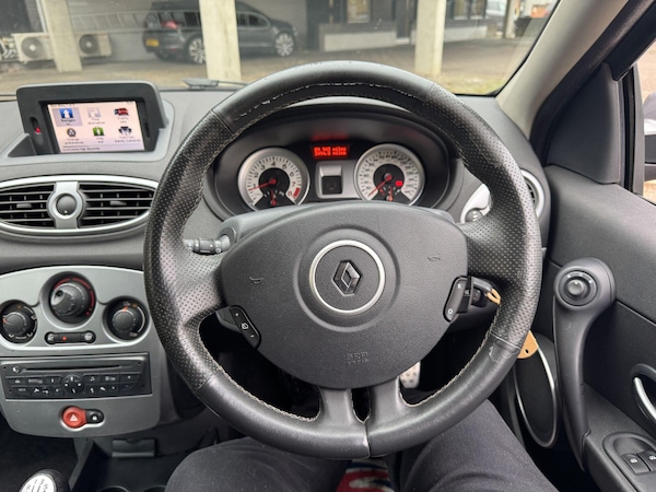 Used Renault Clio 2009 for sale - 76307742: Photo 48