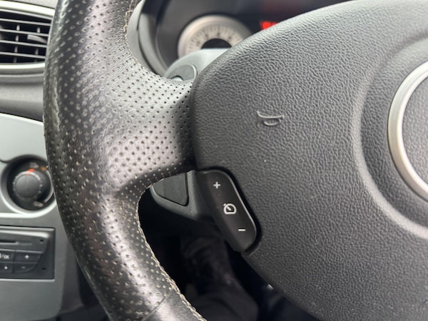 Used Renault Clio 2009 for sale - 76307742: Photo 50