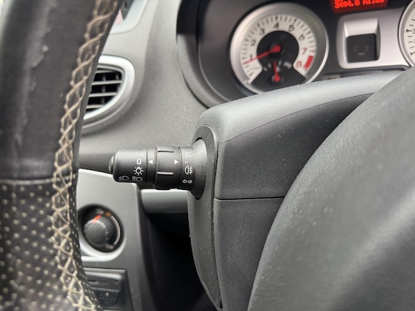Used Renault Clio 2009 for sale - 76307742: Photo 53