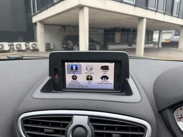 Used Renault Clio 2009 for sale - 76307742: Photo 55