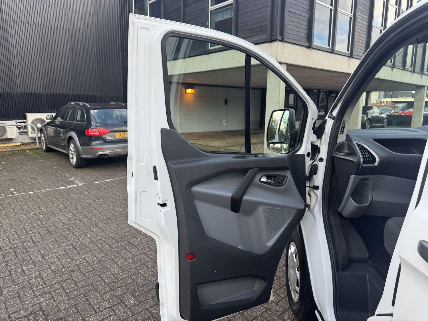 Used Ford Transit Custom 2017 for sale - 77109198: Photo 36