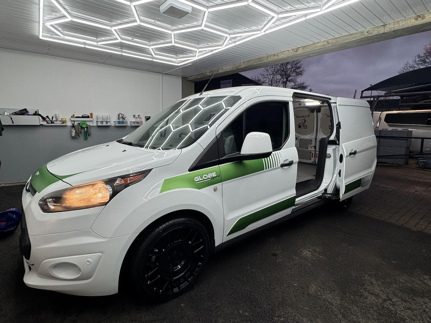 Used Ford Transit Connect 2017 for sale - 76926403: Photo 10