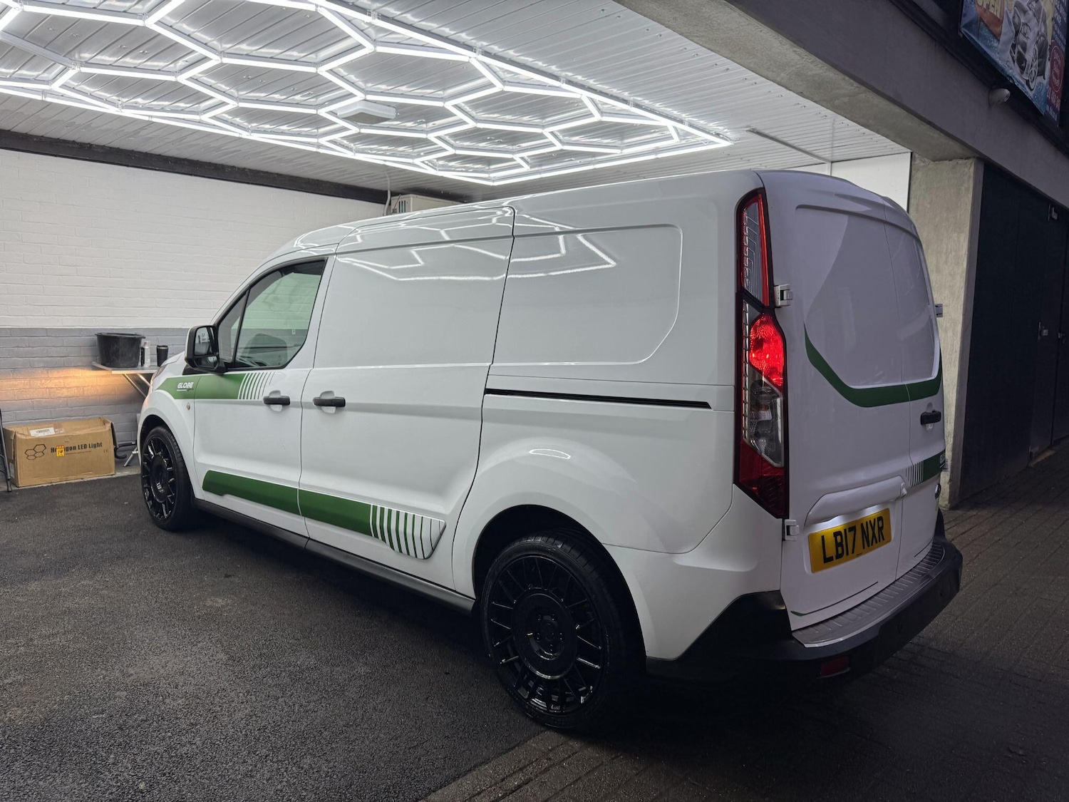 Used Ford Transit Connect 2017 for sale - 76926403: Photo 12