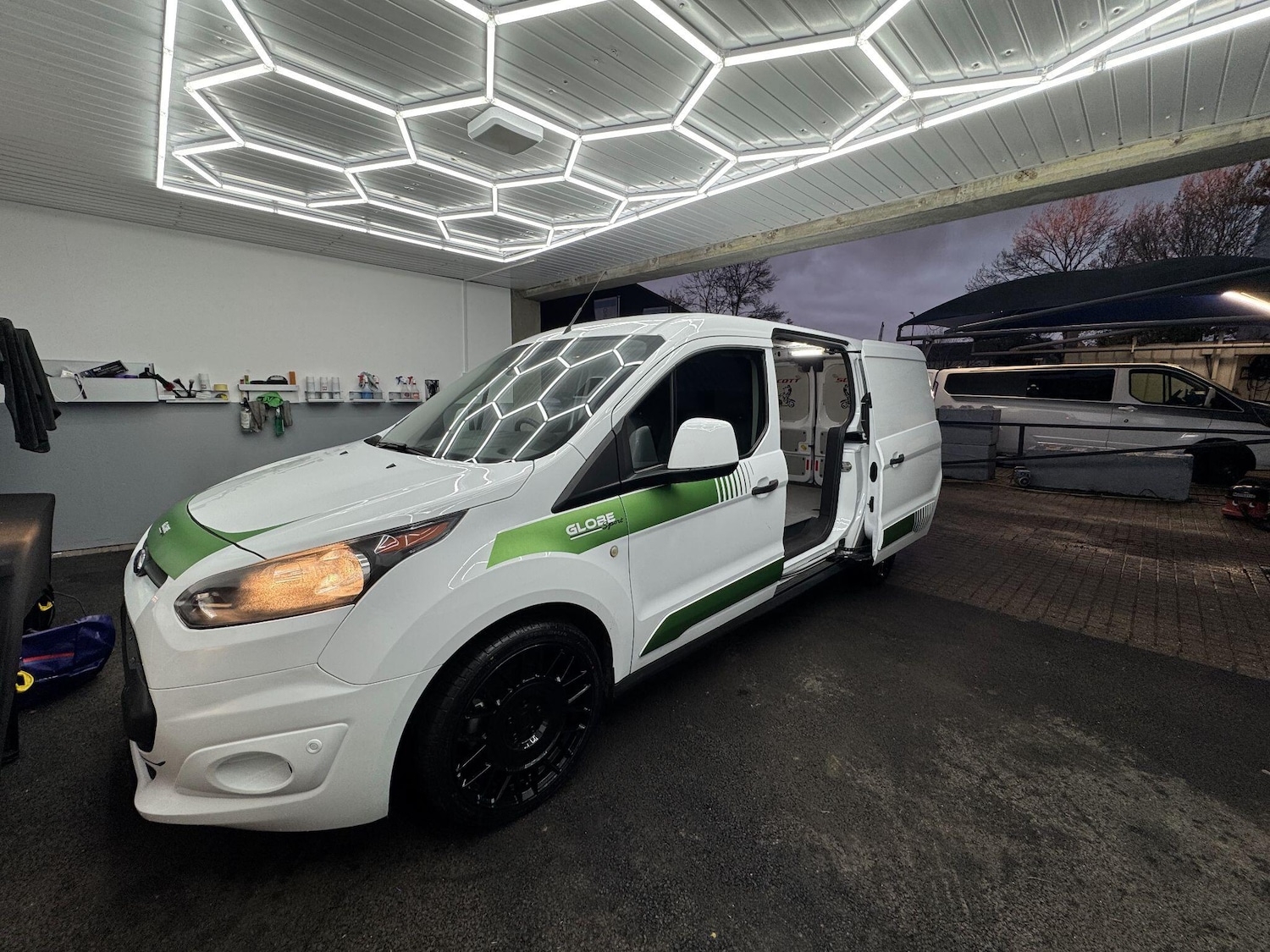 Used Ford Transit Connect 2017 for sale - 76926403: Photo 9