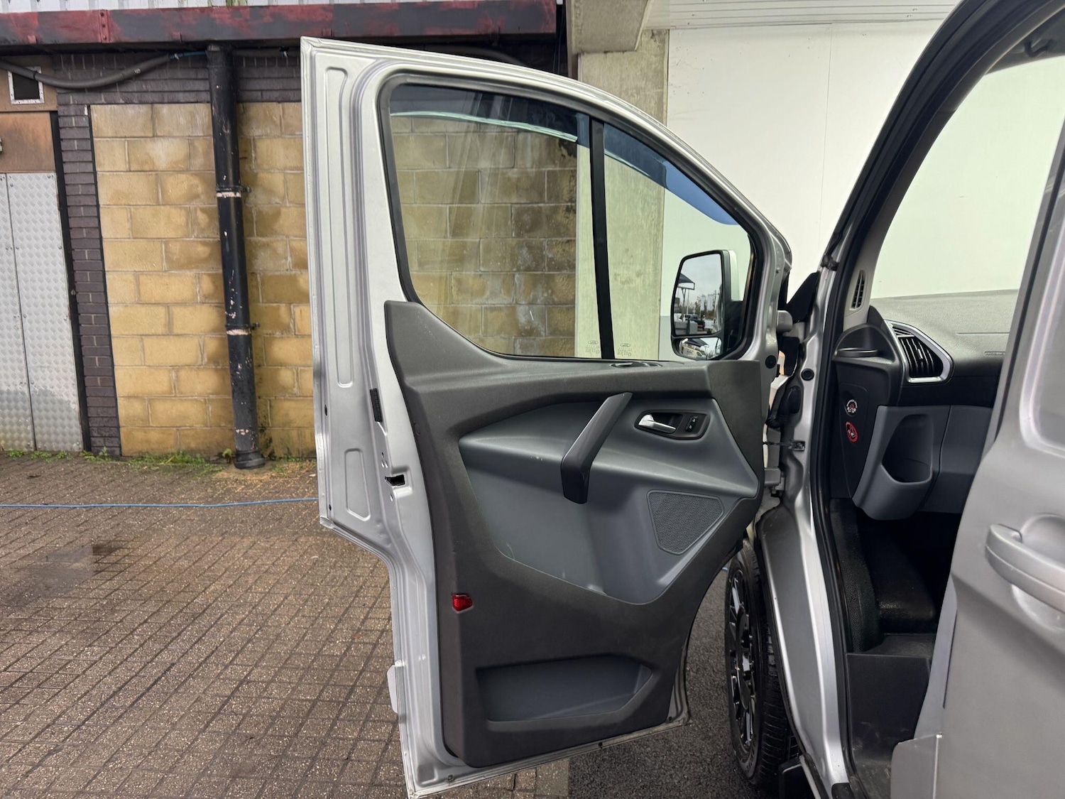 Used Ford Transit Custom 2015 for sale - 76926207: Photo 18