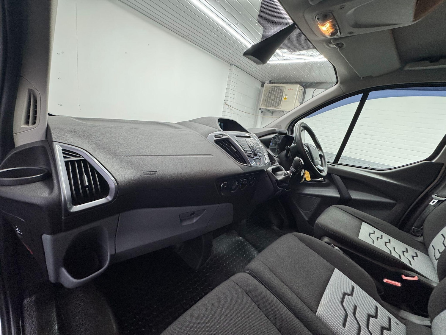 Used Ford Transit Custom 2015 for sale - 76926207: Photo 19