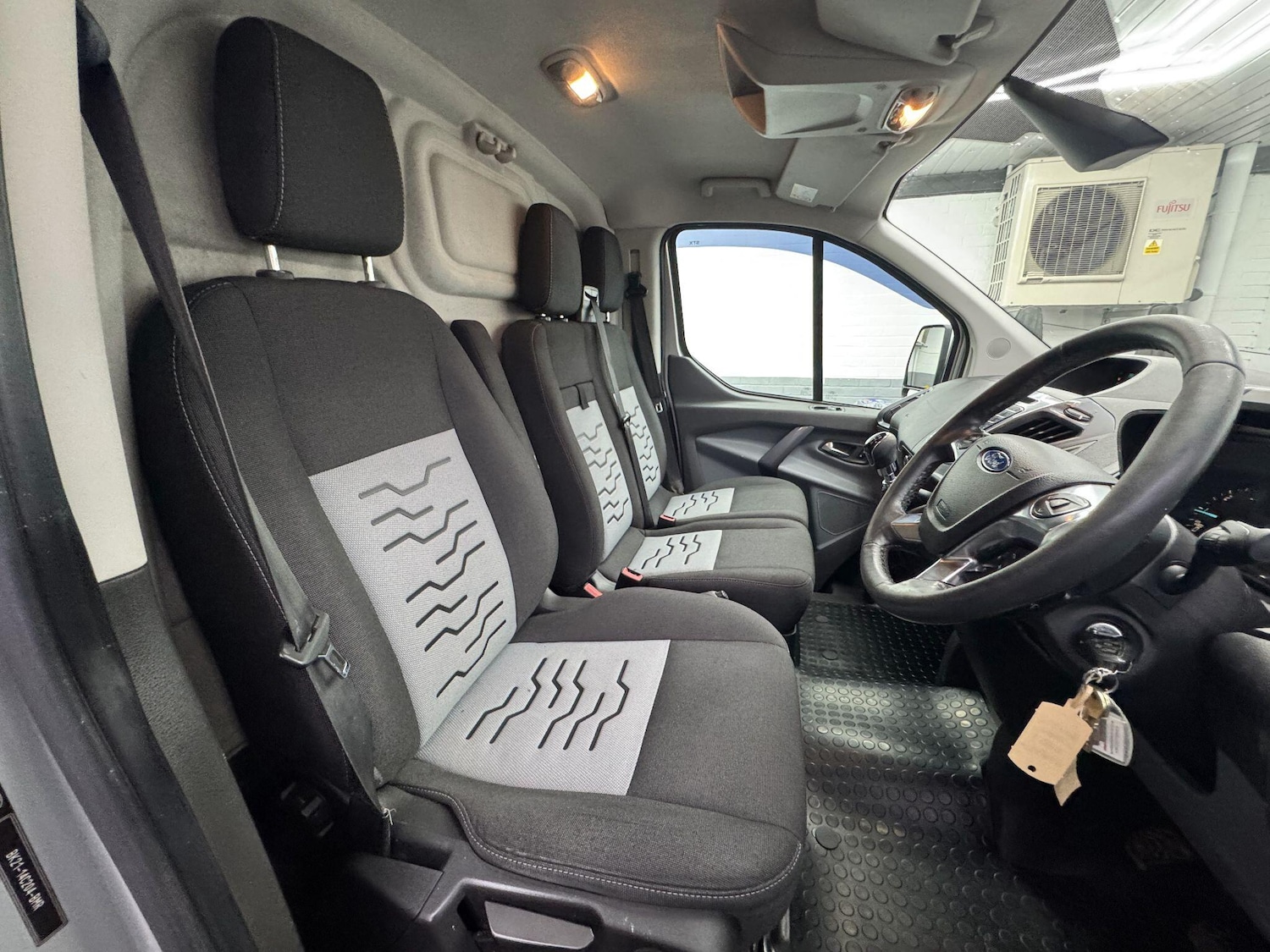 Used Ford Transit Custom 2015 for sale - 76926207: Photo 29