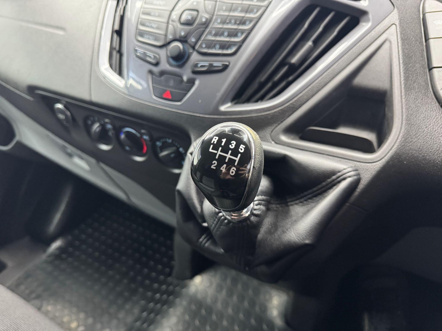 Used Ford Transit Custom 2015 for sale - 76926207: Photo 45