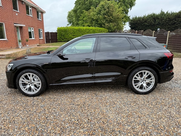 Used Audi e-tron 2020 for sale - 74626725: Photo 10