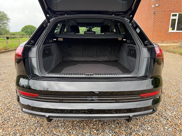 Used Audi e-tron 2020 for sale - 74626725: Photo 11