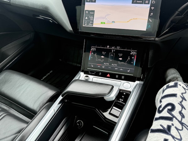 Used Audi e-tron 2020 for sale - 74626725: Photo 25