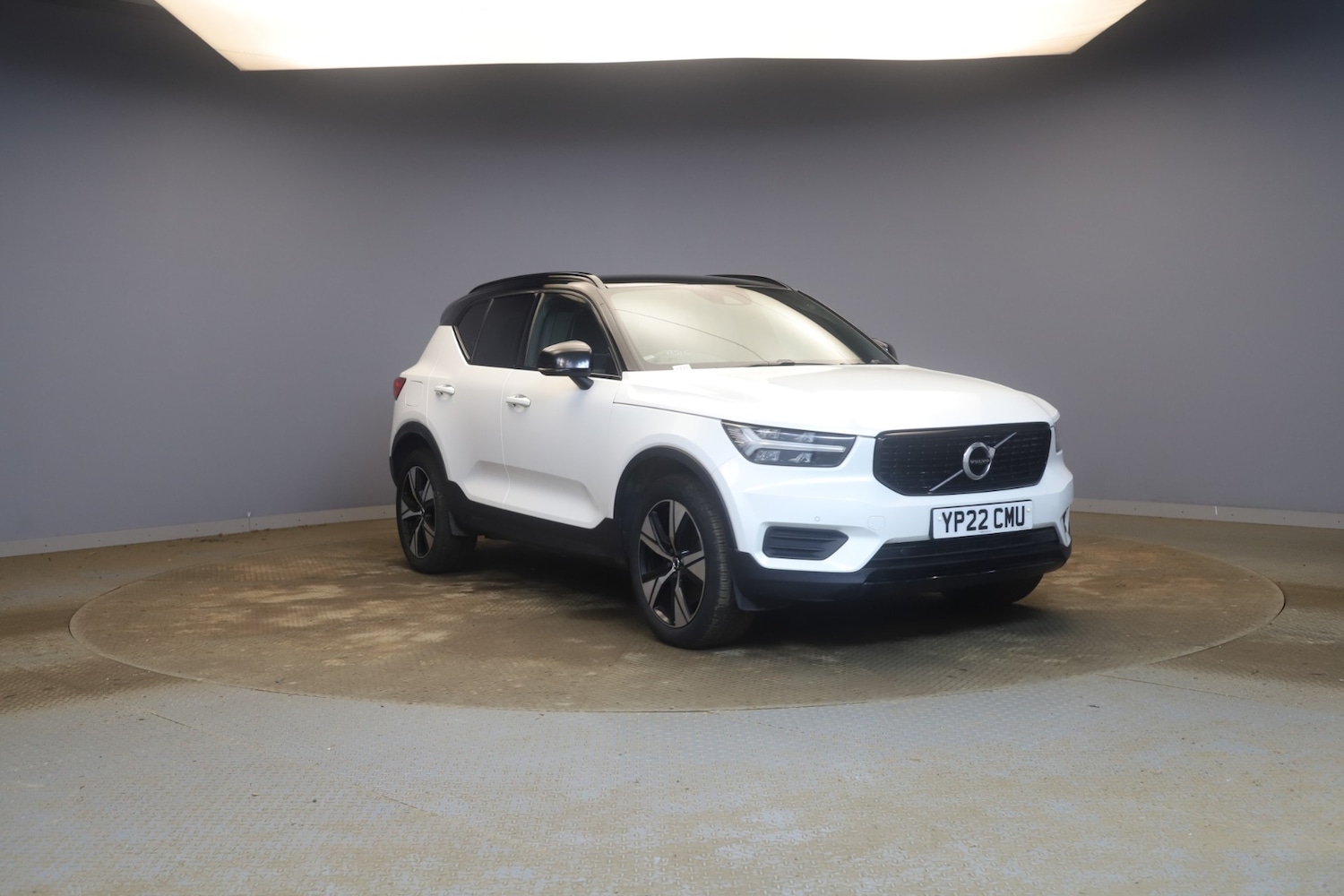 Used Volvo XC40 2022 for sale - 77715479: Photo 2