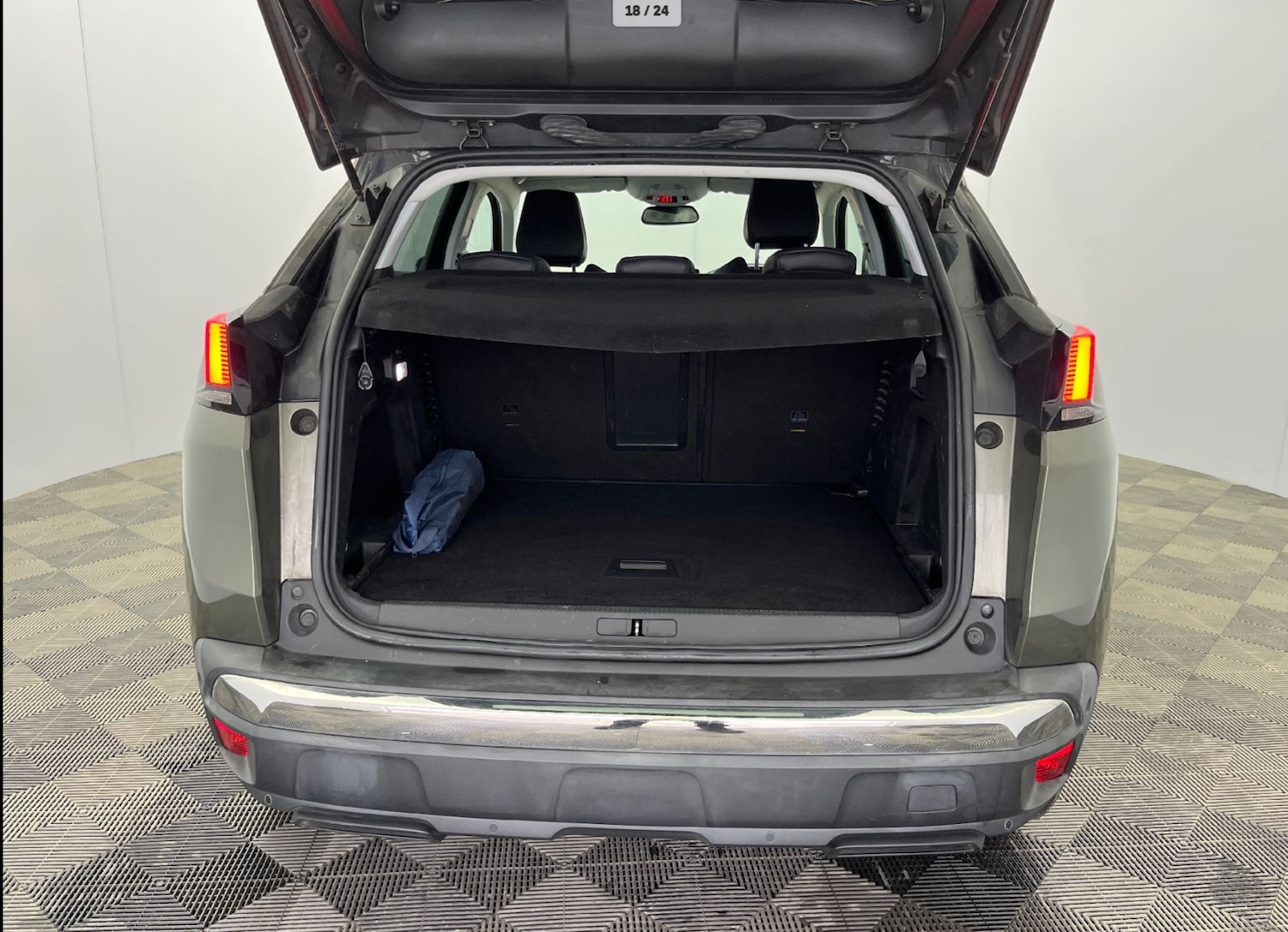 Used Peugeot 3008 2017 for sale - 77732350: Photo 8