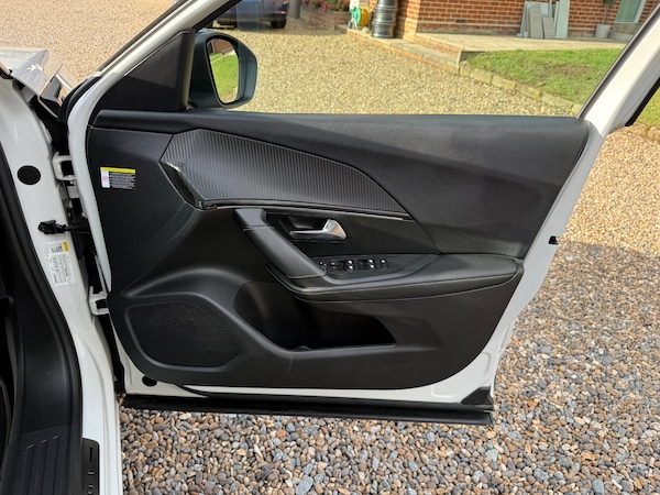 Used Peugeot 2008 2021 for sale - 75668232: Photo 31