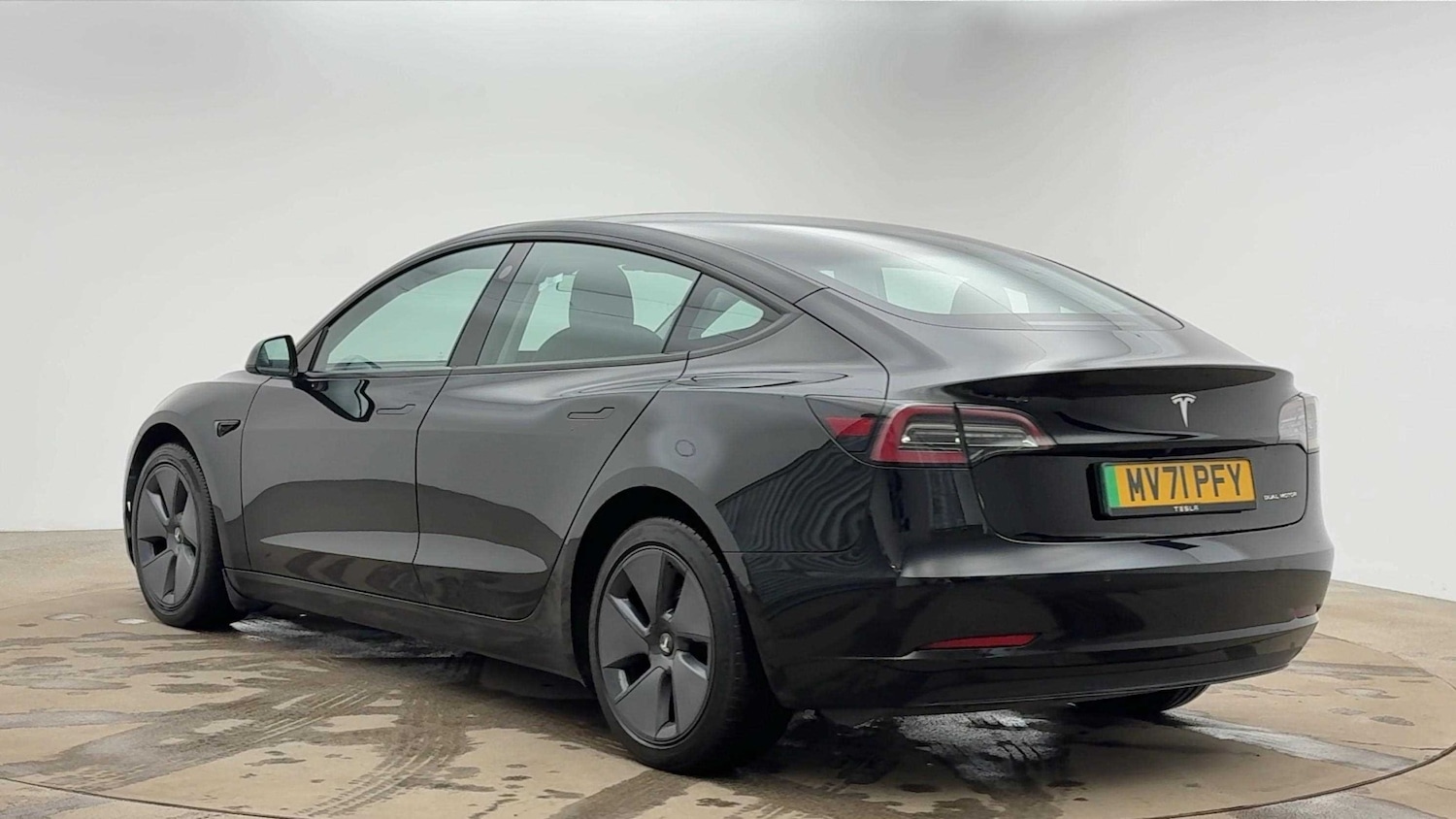 Used Tesla Model 3 2021 for sale - 77201076: Photo 2