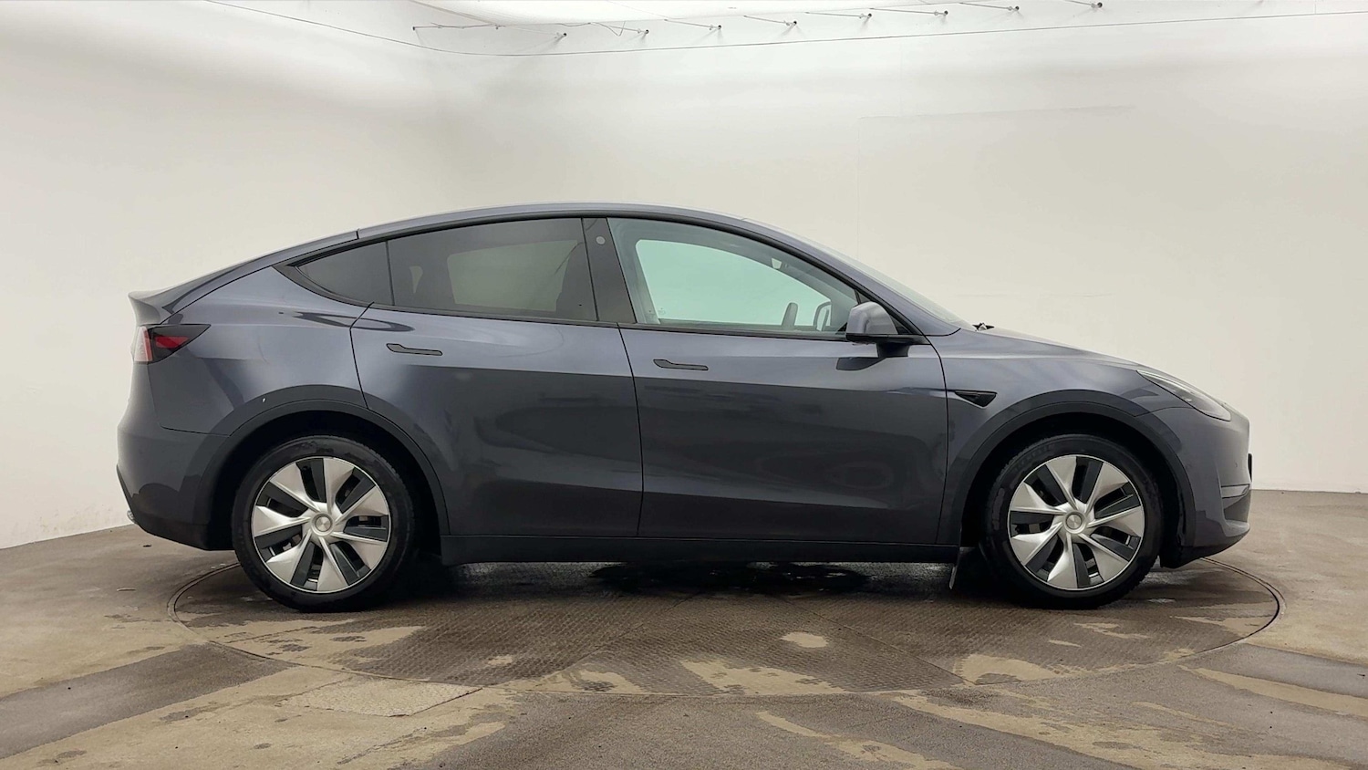 Used Tesla Model Y 2022 for sale - 76511129: Photo 2