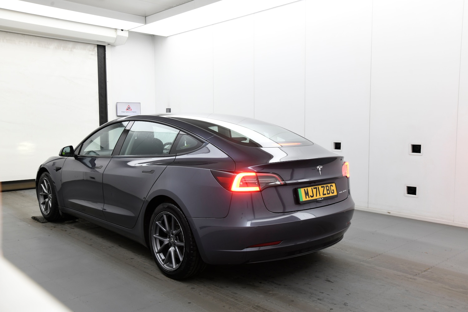 Used Tesla Model 3 2021 for sale - 77106757: Photo 2