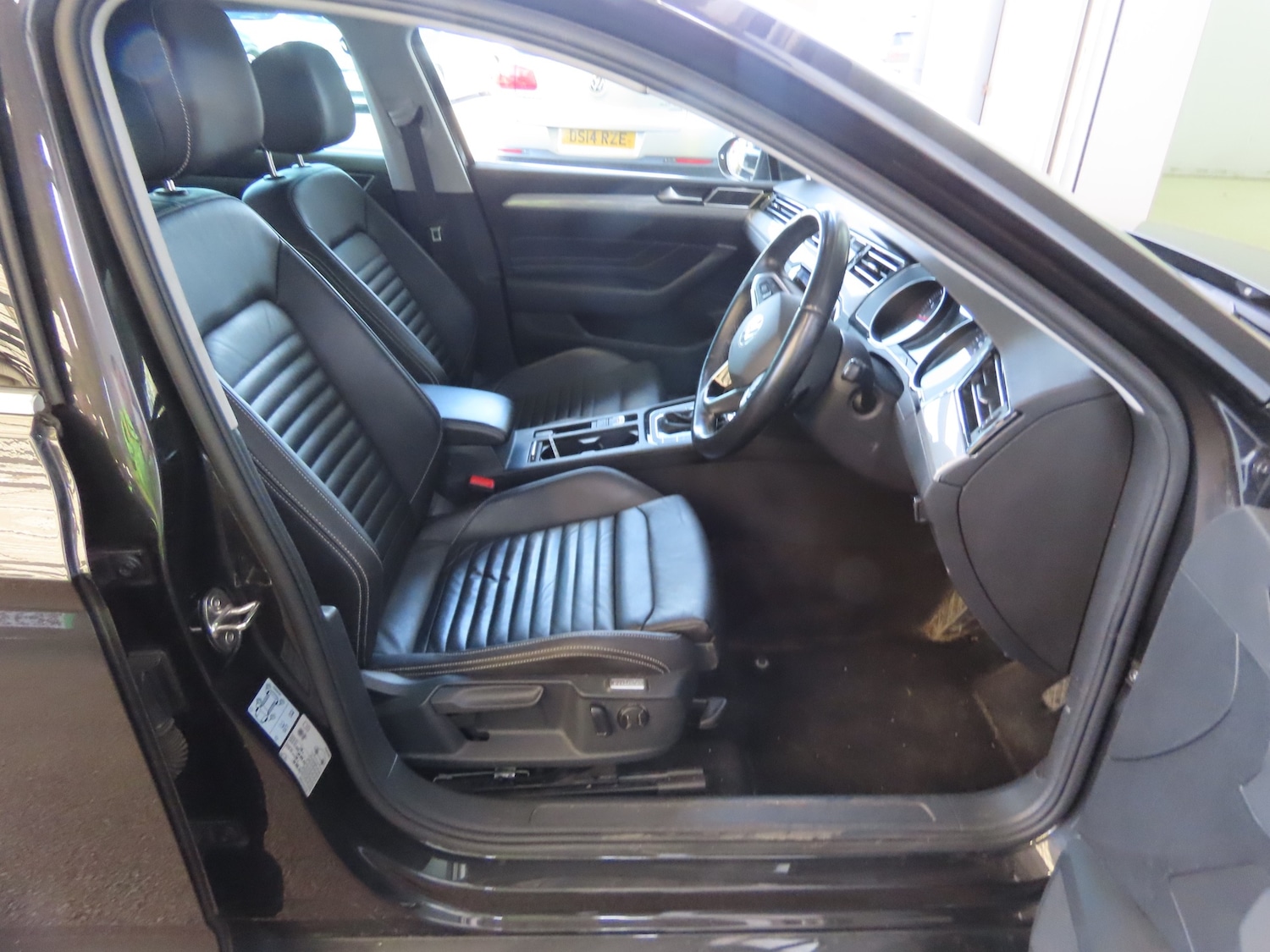 Used Volkswagen Passat 2023 for sale - 78150990: Photo 13