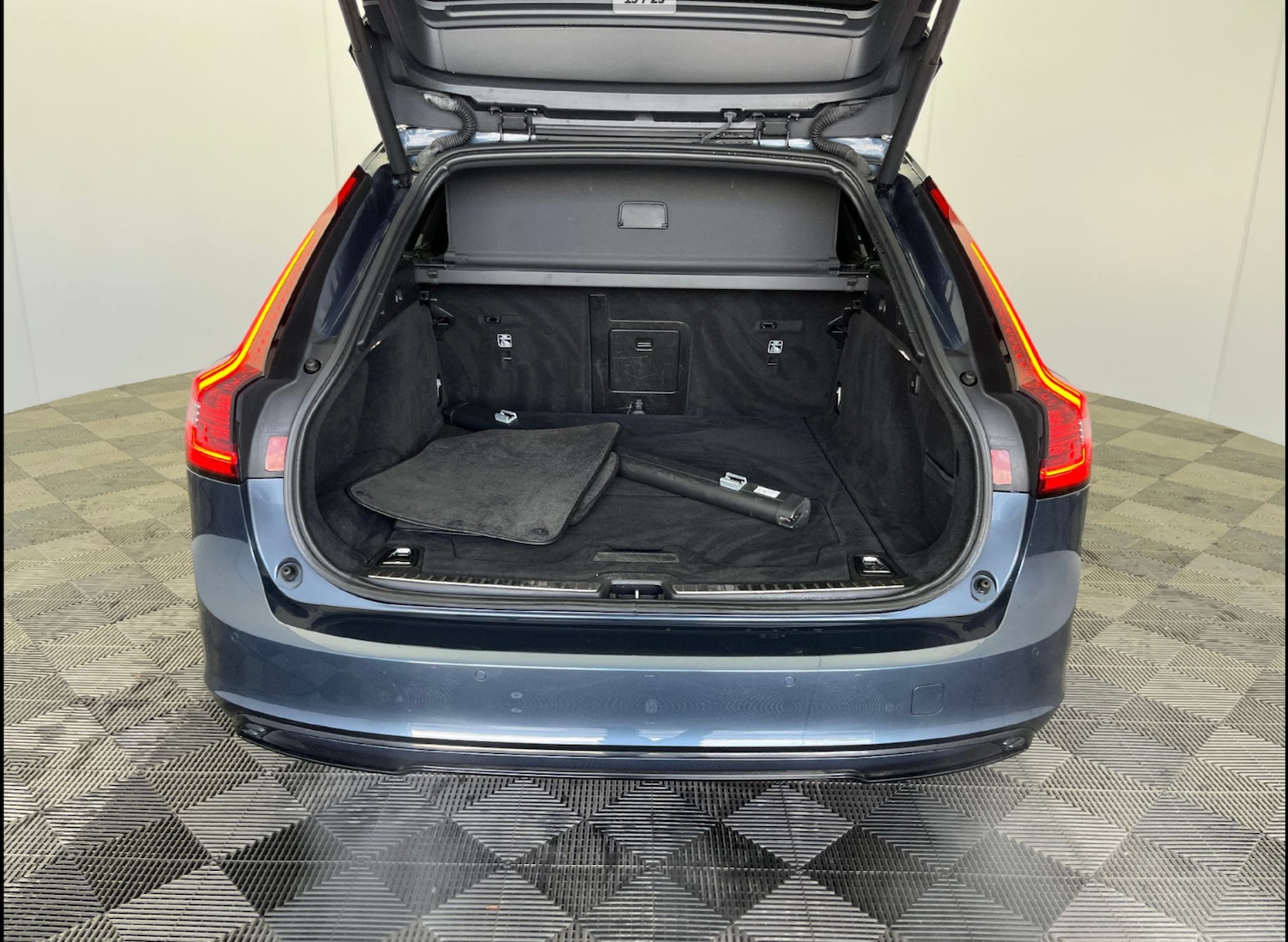 Used Volvo V90 2021 for sale - 77303838: Photo 6