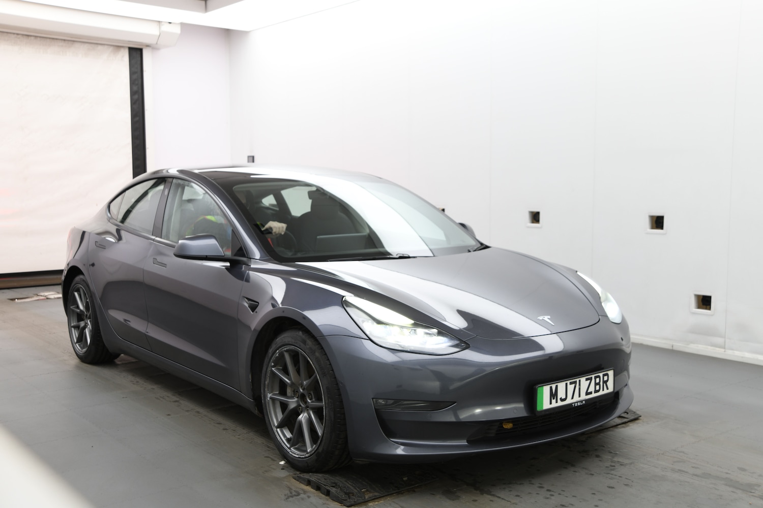 Used Tesla Model 3 2021 for sale - 77149243: Photo 2