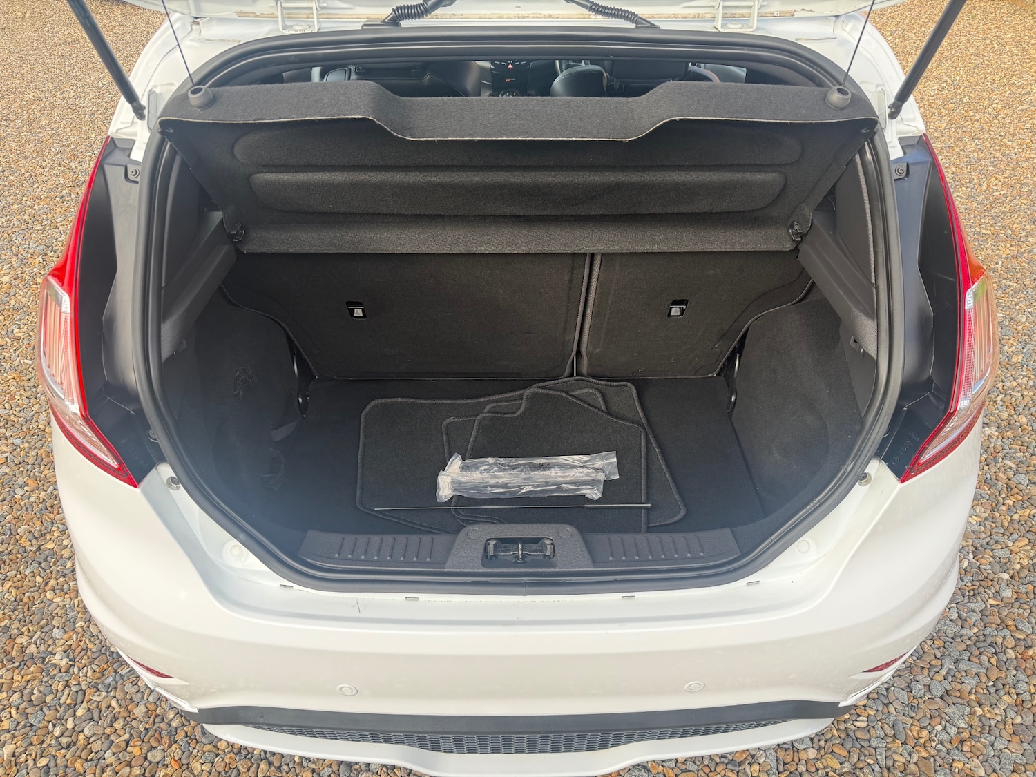 Used Ford Fiesta 2017 for sale - 76271622: Photo 11