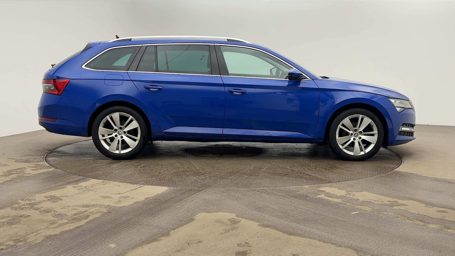 Used Skoda Superb 2022 for sale - 77335657: Photo 3