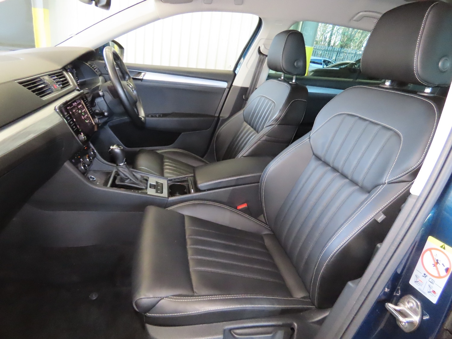 Used Skoda Superb 2022 for sale - 77643435: Photo 10