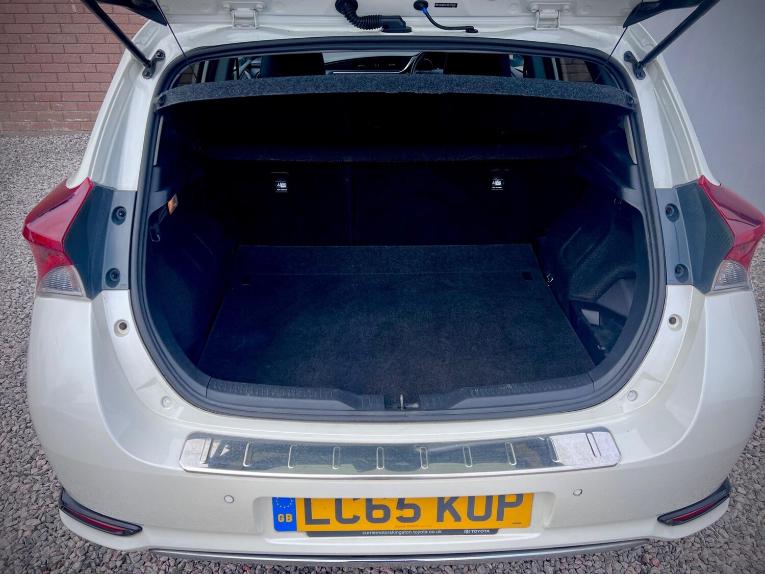 Vehicle 28
