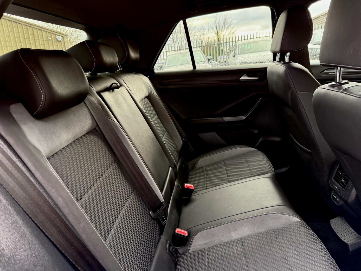 Used Volkswagen T-Roc 2021 for sale - 76613326: Photo 48