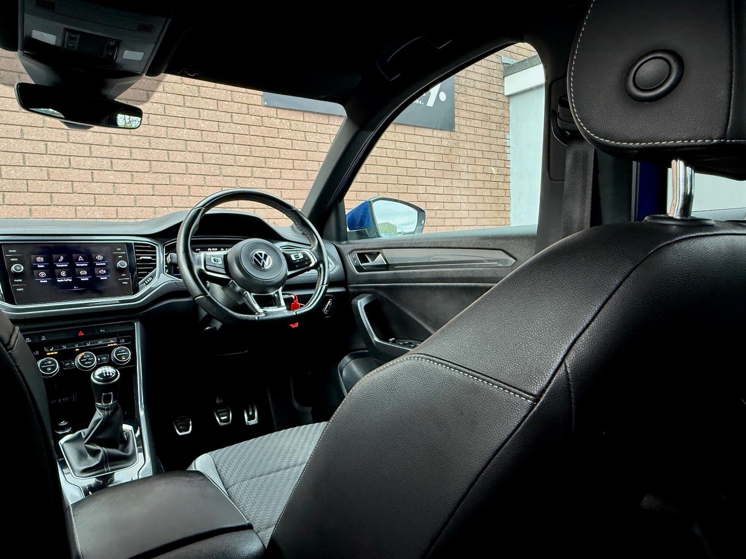 Used Volkswagen T-Roc 2021 for sale - 76613326: Photo 76