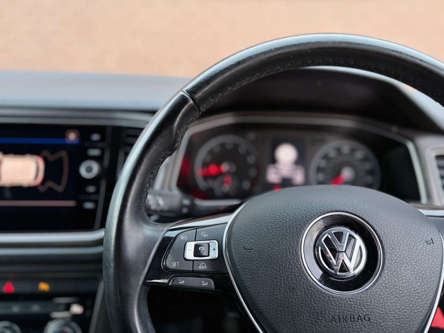 Used Volkswagen T-Roc 2018 for sale - 77274335: Photo 60