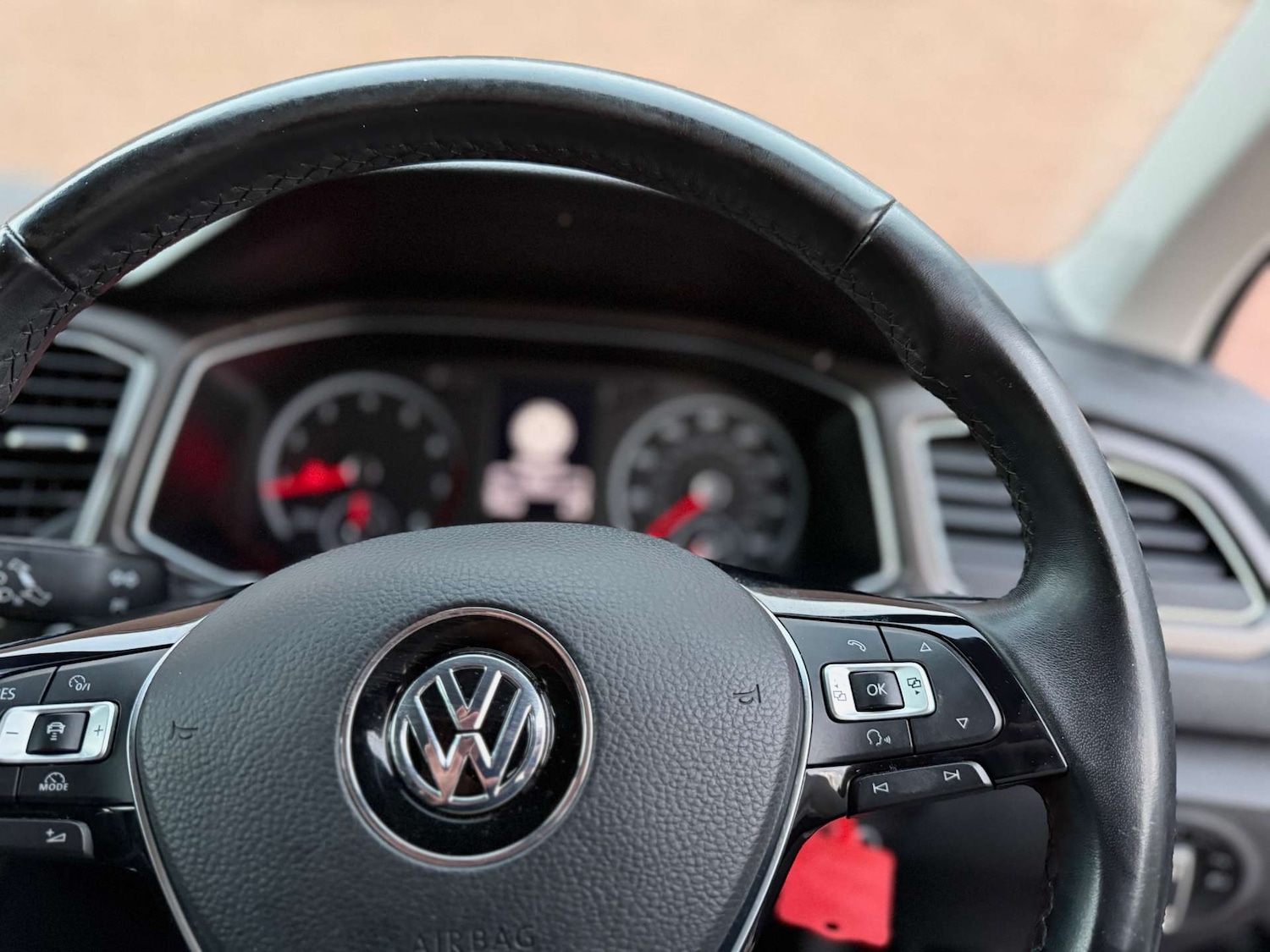 Used Volkswagen T-Roc 2018 for sale - 77274335: Photo 61