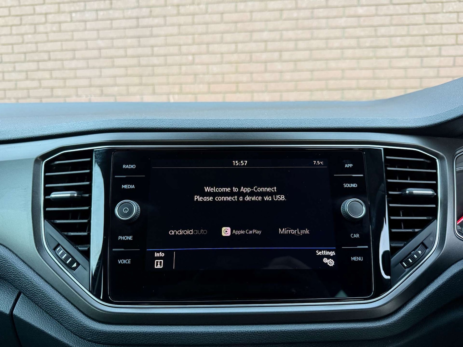 Used Volkswagen T-Roc 2018 for sale - 77274335: Photo 64