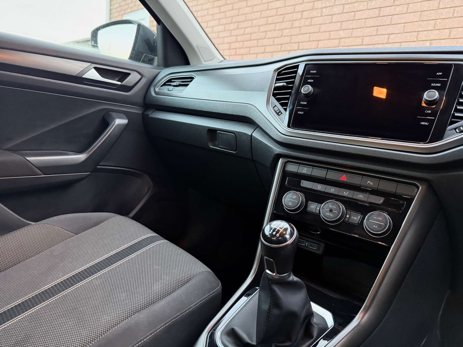 Used Volkswagen T-Roc 2018 for sale - 77274335: Photo 69