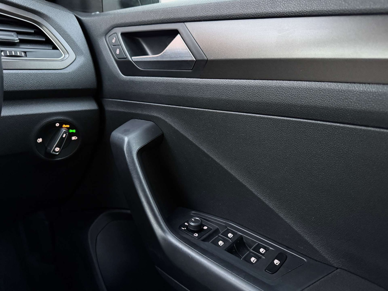 Used Volkswagen T-Roc 2018 for sale - 77274335: Photo 70